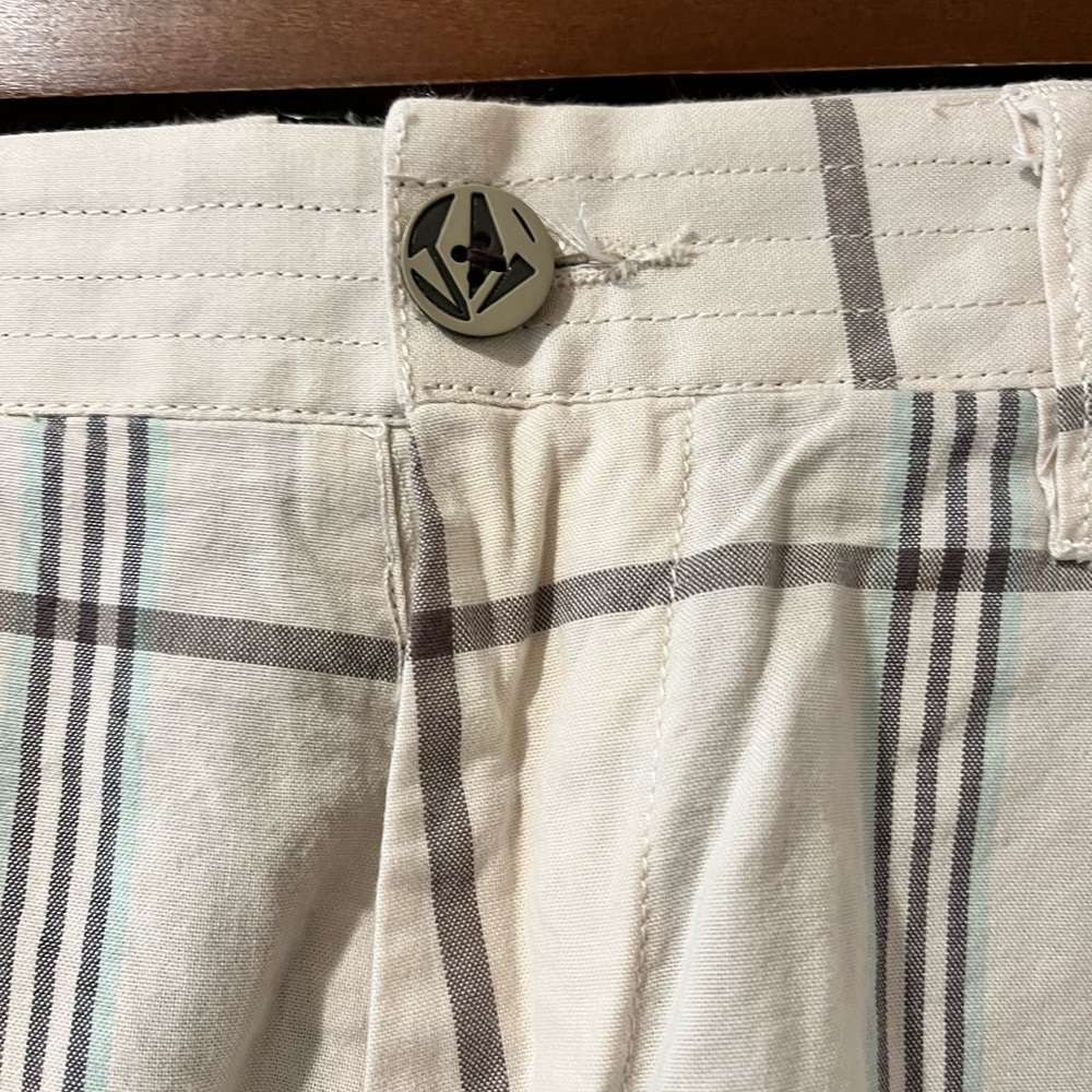 Vintage Volcom men’s shorts - Picture 2 of 7